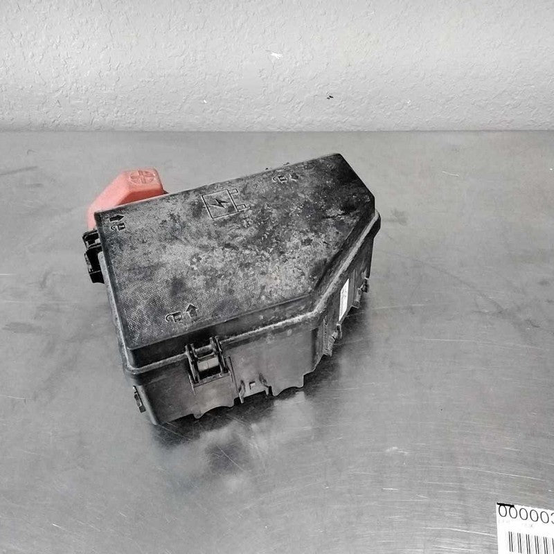2015-2017 Chevrolet Traverse Engine Fuse Box 	OEM#23436805