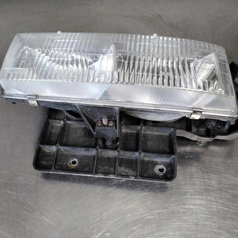 1995-2005 GMC Safari Right Headlamp Assembly OEM#16524092