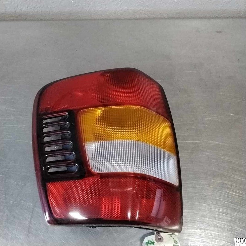 Tail Light Assembly JEEP GRAND CHEROKEE Left 99 00 01 02 03