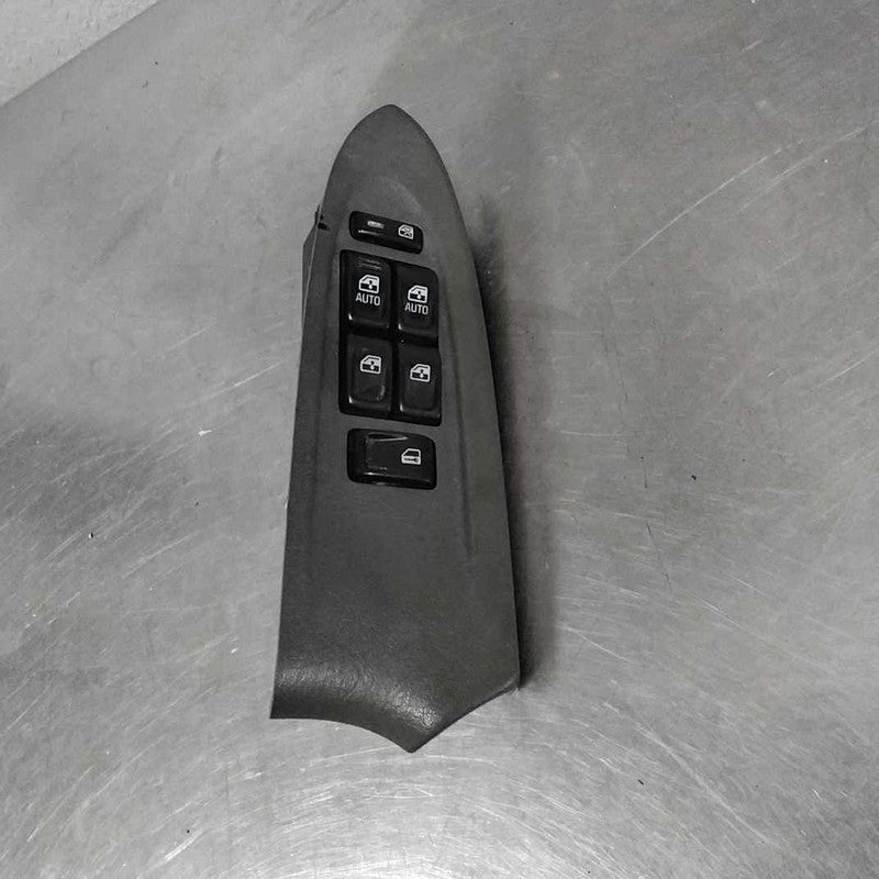 Door Switch Front TRAILBLAZER 02 03 04