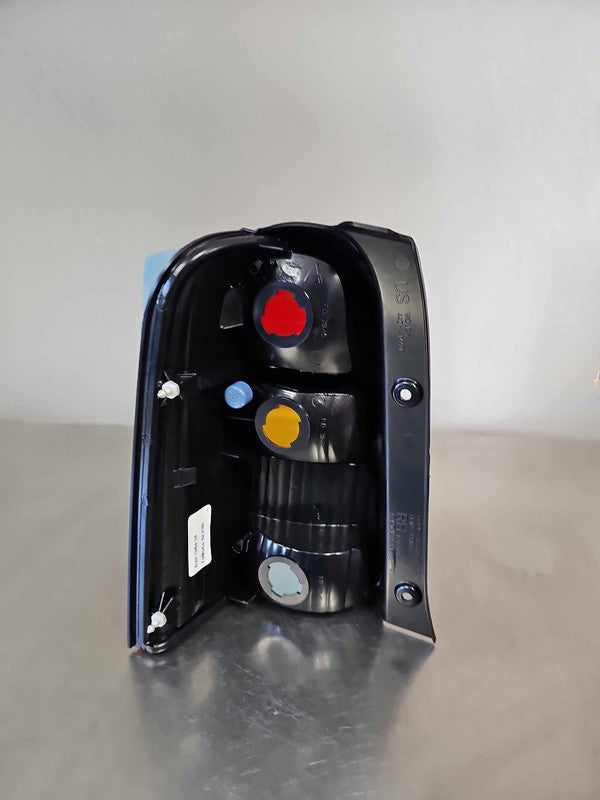 2001-2007 Ford Escape Right Tail Light Assembly OEM#6L8Z13404DA New In