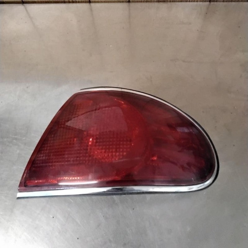 Tail Light Assembly BUICK LESABRE Right 01 02 03 04 05