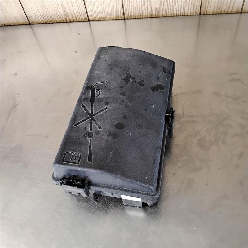 2013 Chevrolet Malibu Engine Fuse Box OEM#22892003