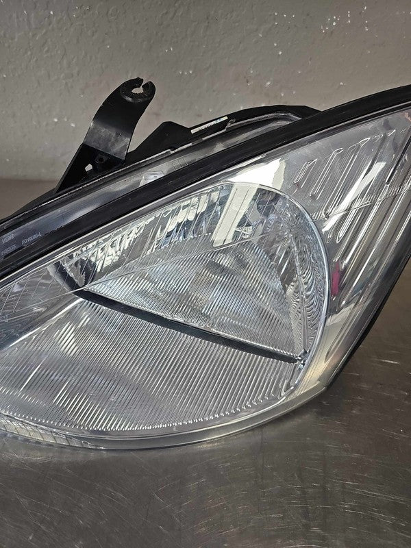 2000-2004 Ford Focus Left Headlamp Assembly #114-600B