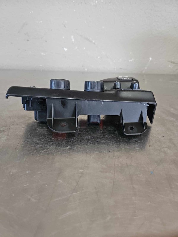 2015-2019 GMC Yukon XL 1500 Headlight Switch (dash Mtd) OEM#84472676