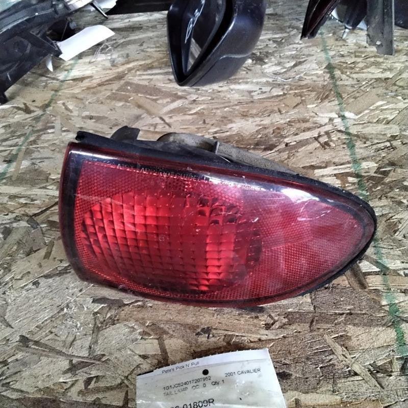 Tail Light Assembly CHEVY CAVALIER Right 00 01 02