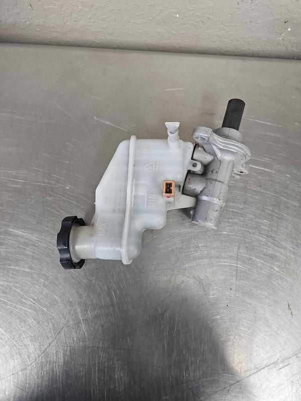 2011-2015 Kia Optima Master Cylinder OEM#585102T200