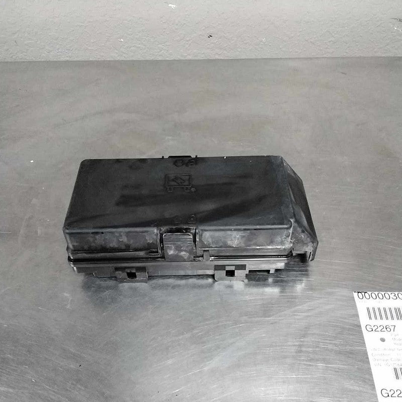 2004 Chevrolet Malibu Engine Fuse Box OEM#22728824