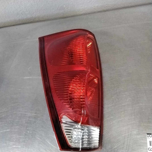 2002-2006 Left Tail Light Assembly Chevy Avalanche 1500