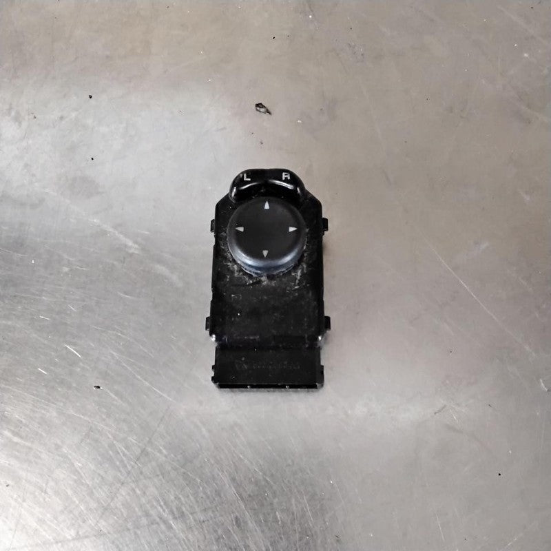 Door Switch Front JEEP LIBERTY 04 05 06 07