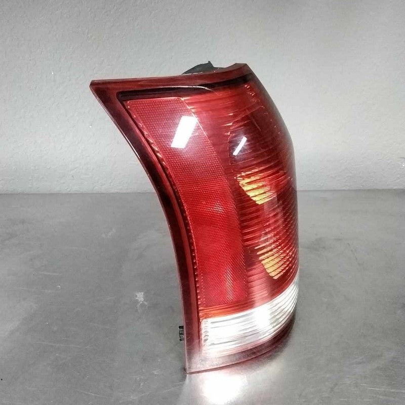 2002-2007 Saturn Vue Left Tail Light Assembly