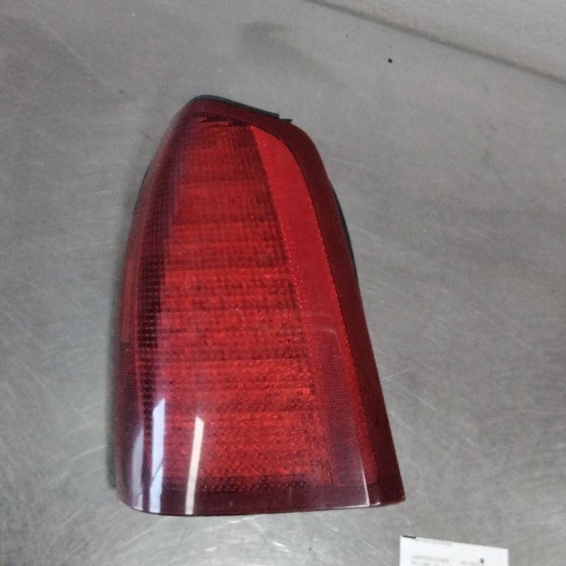 Tail Light Assembly CADILLAC DEVILLE Left 00 01 02 03 04 05