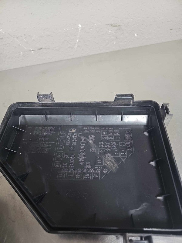 2009 Chevrolet Traverse Engine Fuse Box OEM#25909568