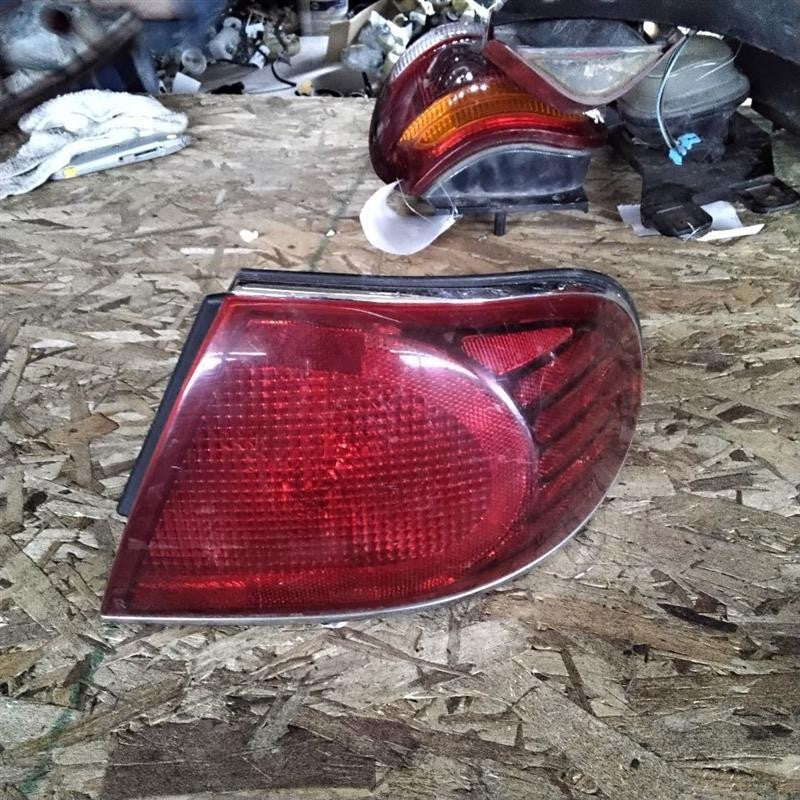 Tail Light Assembly BUICK LESABRE Right 00