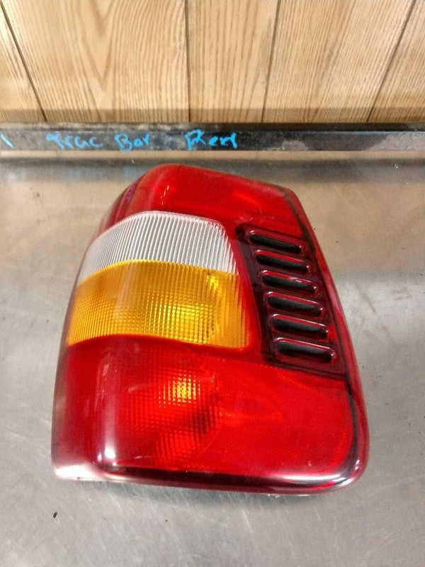 Tail Light Assembly JEEP GRAND CHEROKEE Left 99 00 01 02 03