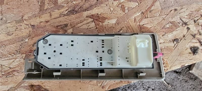 2008-2009 Door Switch Front Toyota Highlander OEM# 8482006061 #641-506