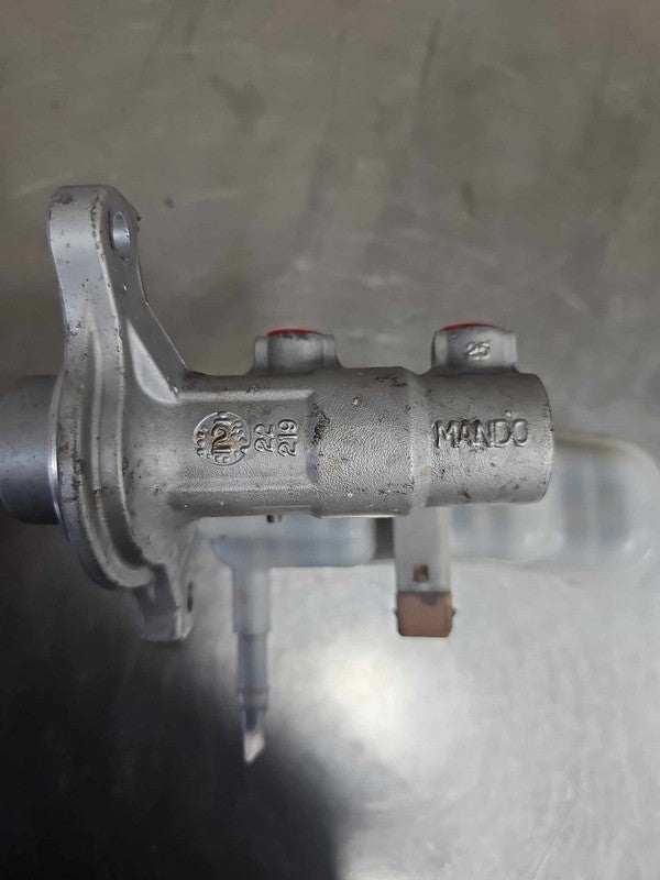 2011-2015 Kia Optima Master Cylinder OEM#585102T200