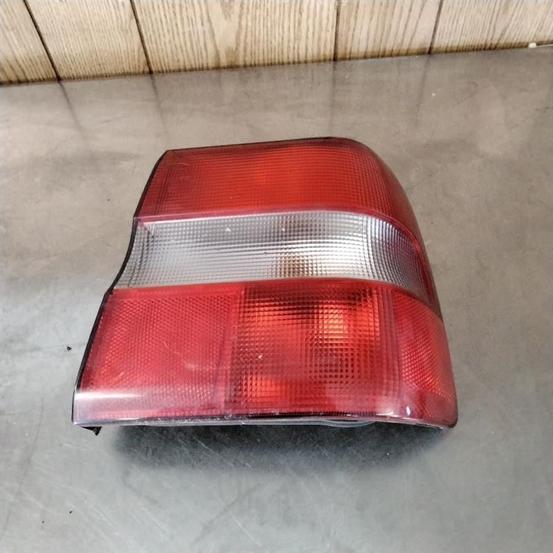 Tail Light Assembly VOLVO 70 SERIES Right 98 99 00