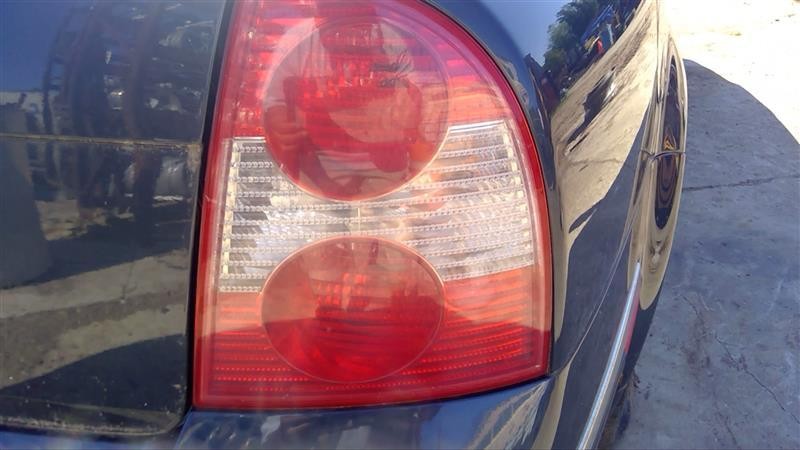 Tail Light Assembly VW PASSAT Right 01 02 03 04 05