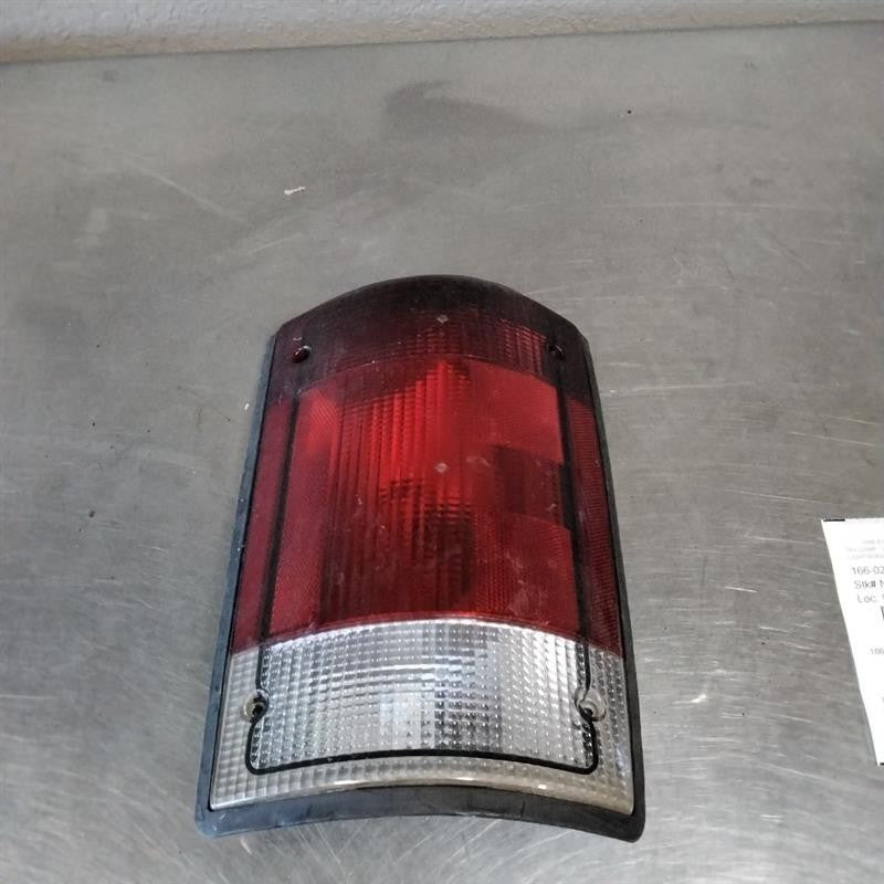 Tail Light Assembly FORD VAN E150 Right 92 93 94 95 96 97 98 99 00 01 