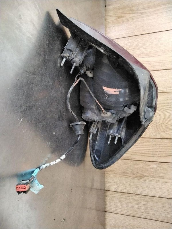 Tail Light Assembly FORD TAURUS Left 04 05 06 07