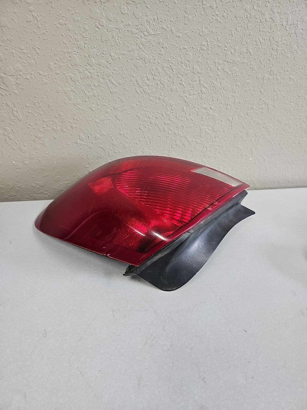 Tail Light Assembly FORD TAURUS Right 04 05 06 07