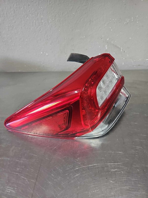 2018-2019 Subaru XV Crosstrek Left Quarter Tail Light Assembly OEM# 84