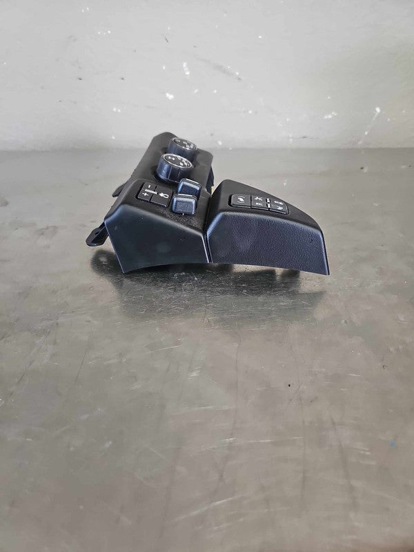 2015-2019 GMC Yukon XL 1500 Headlight Switch (dash Mtd) OEM#84472676