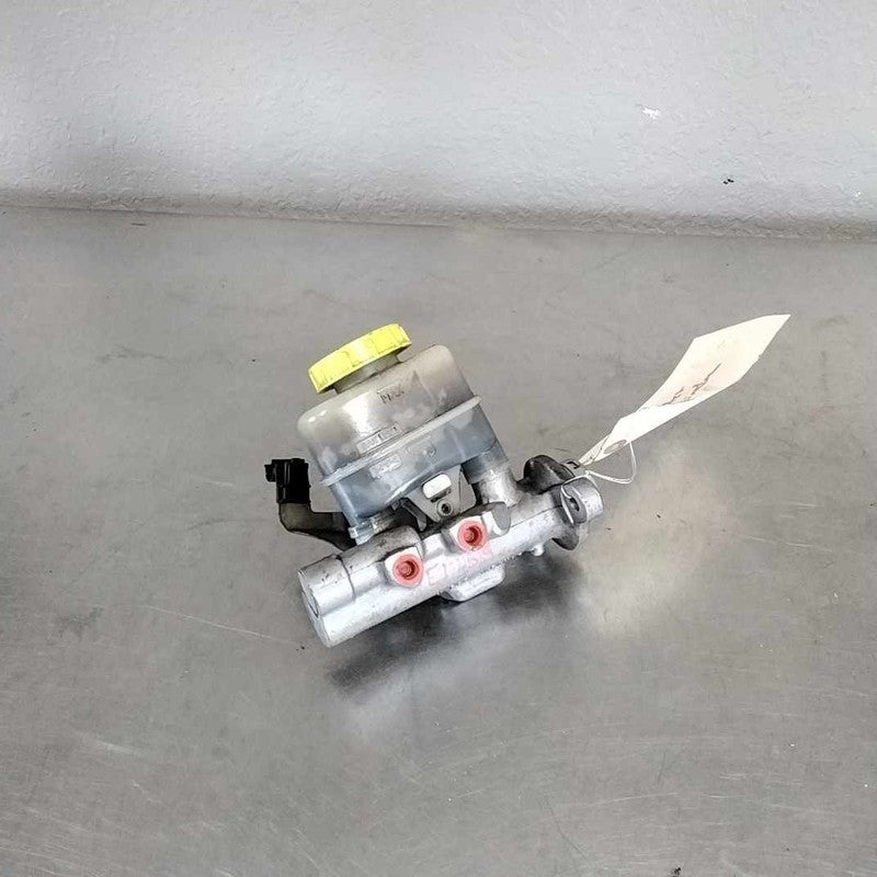 1999-2002 Nissan Frontier Master Cylinder OEM#460107B700