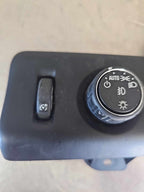 2015-2019 GMC Yukon XL 1500 Headlight Switch (dash Mtd) OEM#84472676