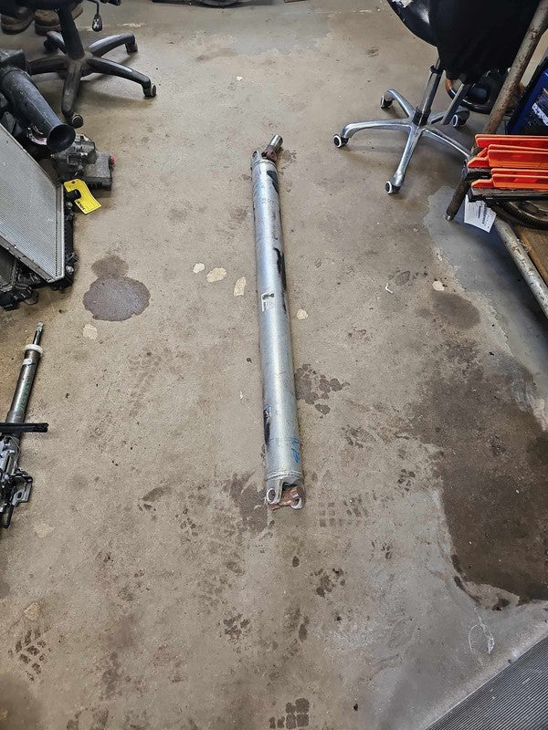 2015-2017 GMC Yukon XL 1500 Rear Drive Shaft 4x4 6.2L ID AAVN