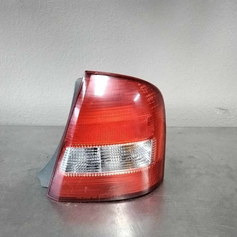 Tail Light Assembly MAZDA PROTEGE Right 99 00 01 02 03