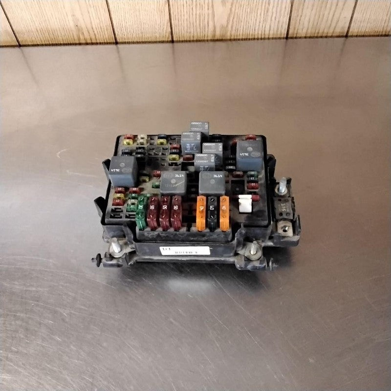 2001-2002 Chevrolet Silverado 2500 Engine Fuse Box OEM#15328827