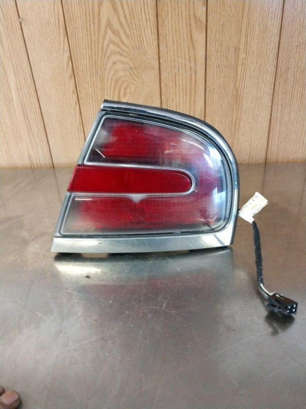 Tail Light Assembly BUICK PARK AVE Right 97 98