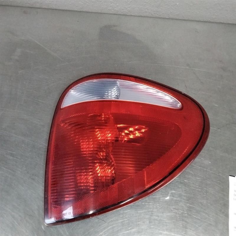 Tail Light Assembly VOYAGER Right 01 02 03