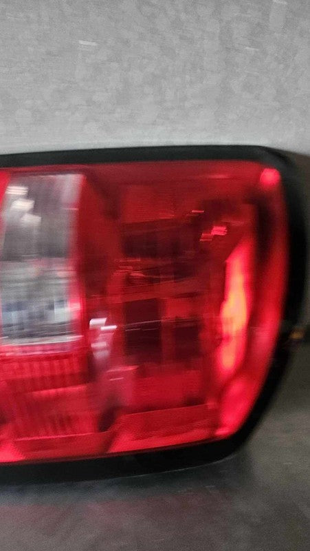 2014-2015 GMC Sierra 1500 Right Tail Light Assembly OEM# 23424738
