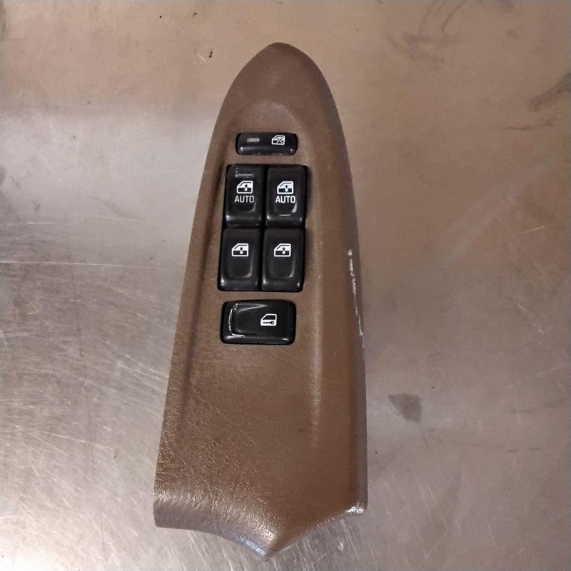 Door Switch Front TRAILBLAZER 02 03 04