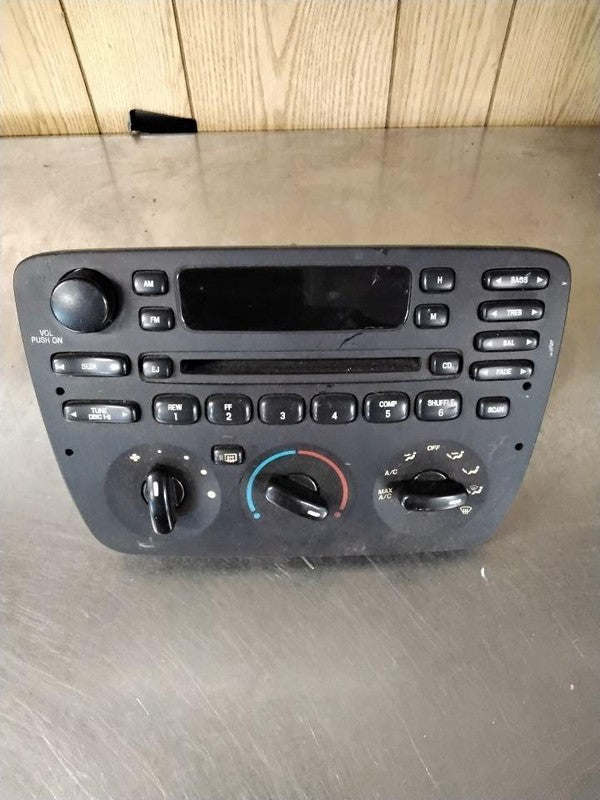 Audio & Visual Equip.(radio) FORD TAURUS 01 02 03