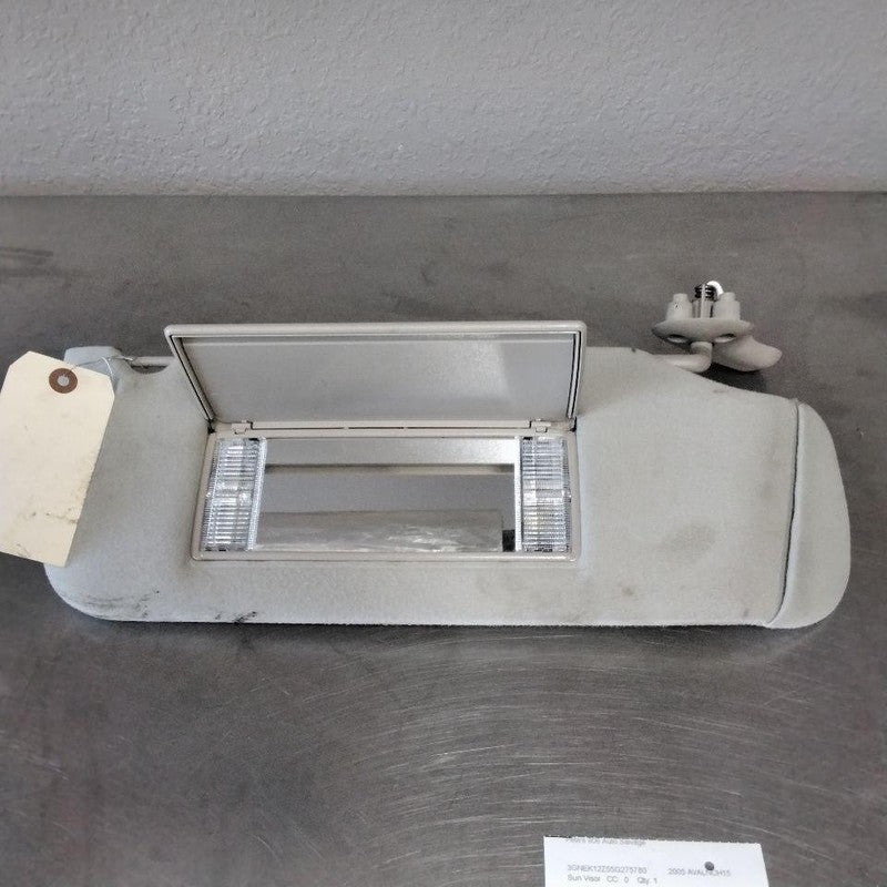 Sun Visor CHEVY AVALANCHE 1500 Right 04 05