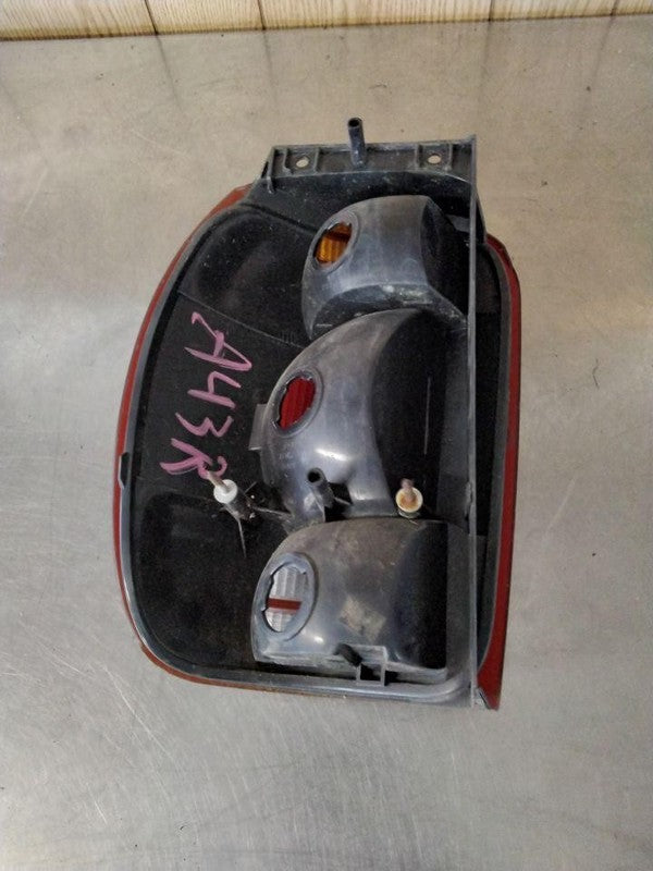 Tail Light Assembly MERCURY MOUNTAINEER Right 98 99 00 01
