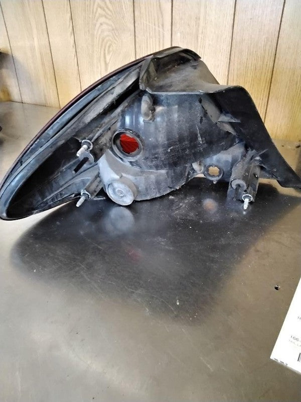 Tail Light Assembly FORD TAURUS Right 00 01 02 03