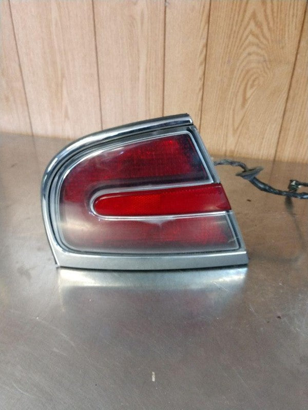 Tail Light Assembly BUICK PARK AVE Left 97 98