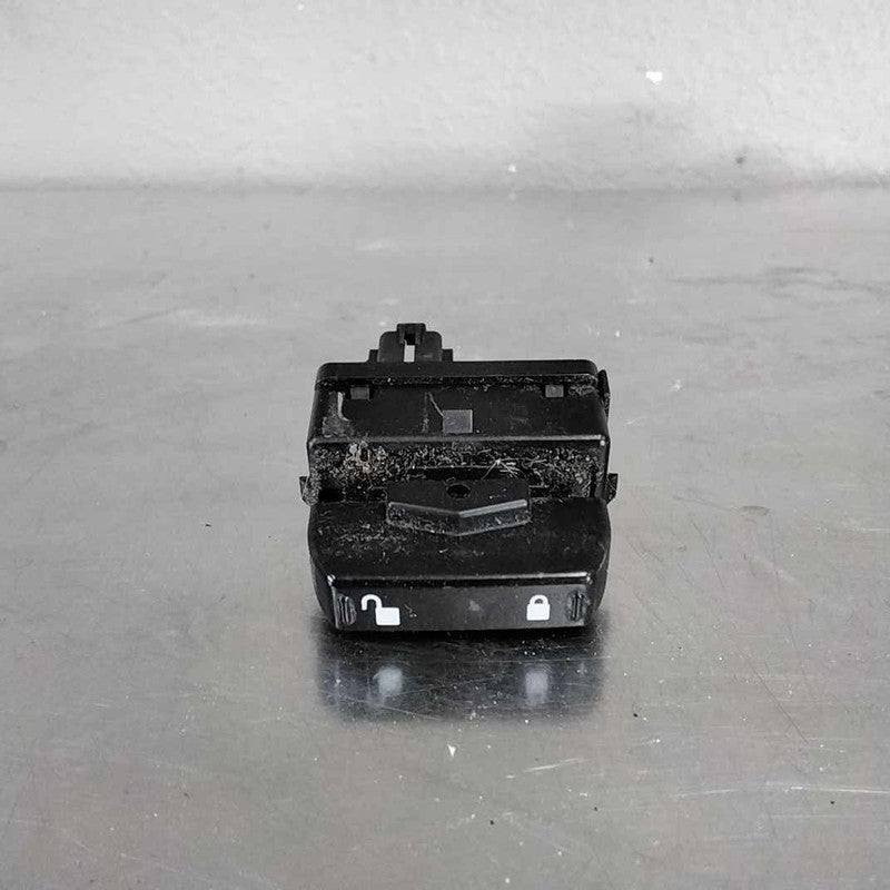 Door Switch Front MERCURY SABLE 08 09