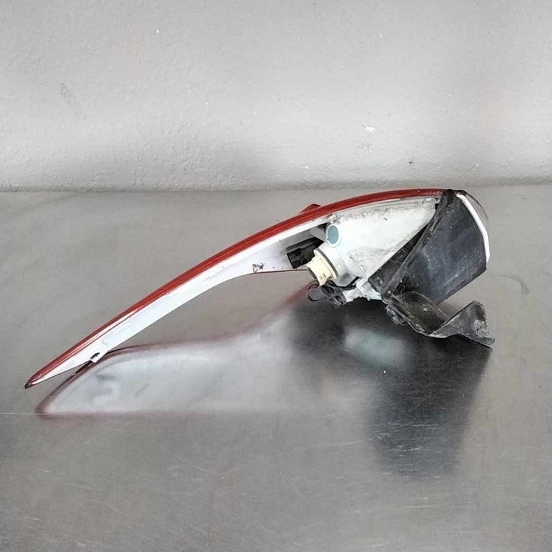 2013-2016 Ford Escape Right Tail Light Assembly