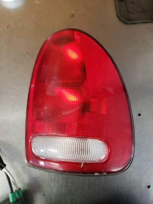 Tail Light Assembly CHRYSLER TOWN CNTRY Right 96 97 98 99 00