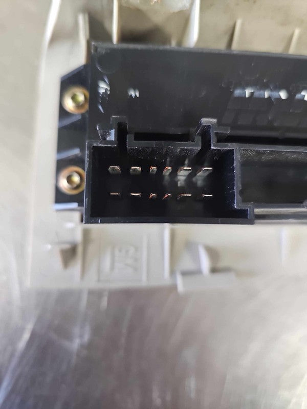 Door Switch Front SUBURBAN 1500 00 01 02