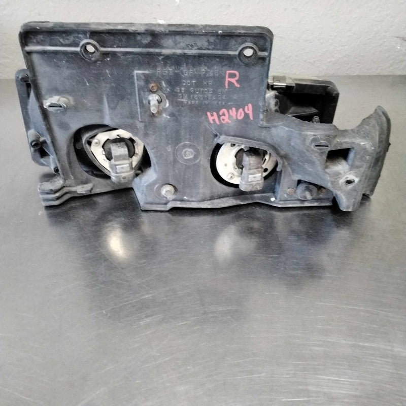 1995-2005 GMC Safari Right Headlamp Assembly OEM#16524092