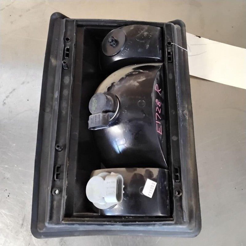 Tail Light Assembly FORD VAN E150 Right 92 93 94 95 96 97 98 99 00 01 