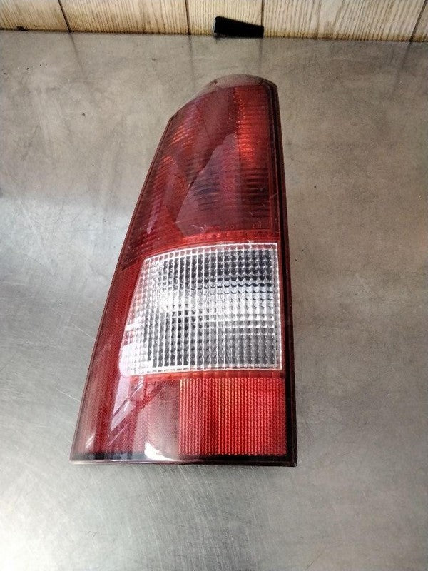 Tail Light Assembly FORD FOCUS Left 00 01 02 03 04 05 06 07