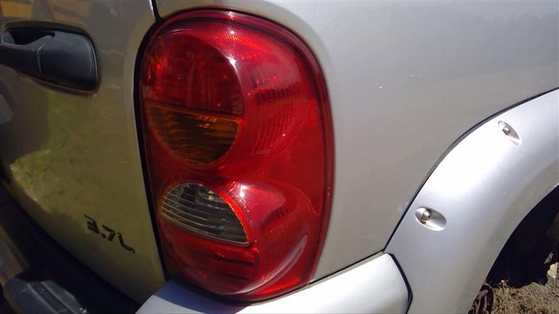 Tail Light Assembly JEEP LIBERTY Right 02 03 04